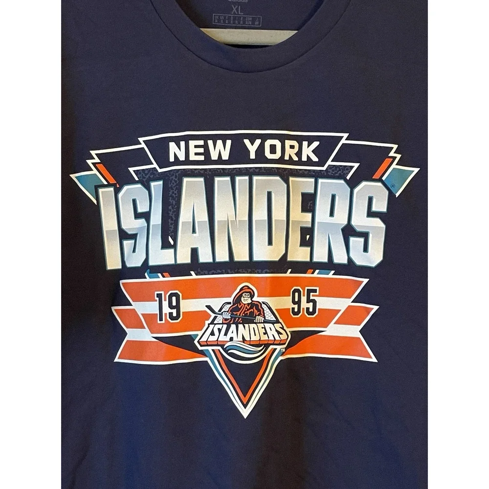 Men's XL NWOT New York‎ Islanders Adidas Short Sleeve Shirt Navy